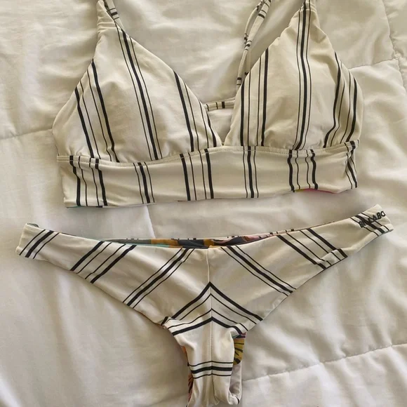 Billabong Reversible Bikini Set Medium - Picture 3 of 3